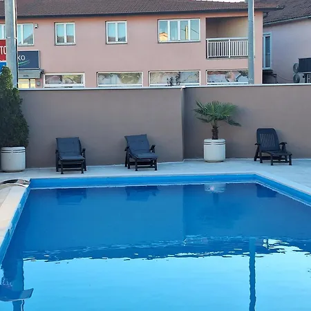 Juka Hotel 3*