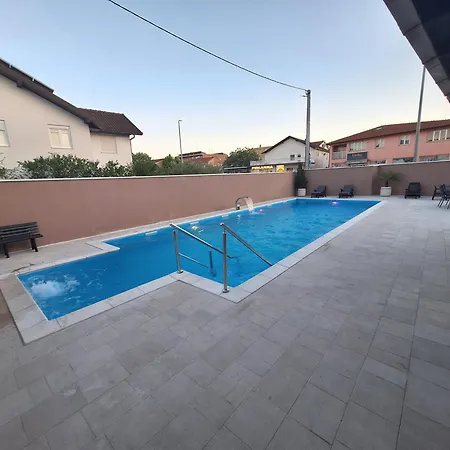 Hotel Juka 3*